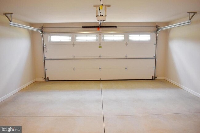 Building Photo - 1471 Treeline Dr