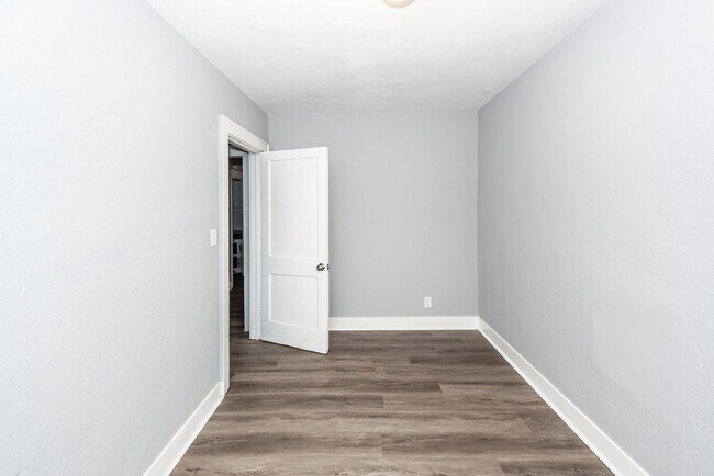 Building Photo - 3 Bedroom, 1 Bathroom Home in Dorchester Terrace - North Charleston