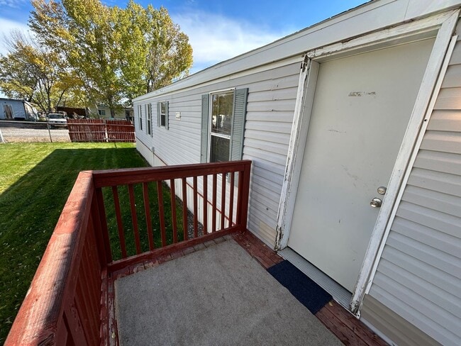 Building Photo - 3 Bed 2 Bath Updated Mobile Home w/ Fenced Yard & Many Amenities