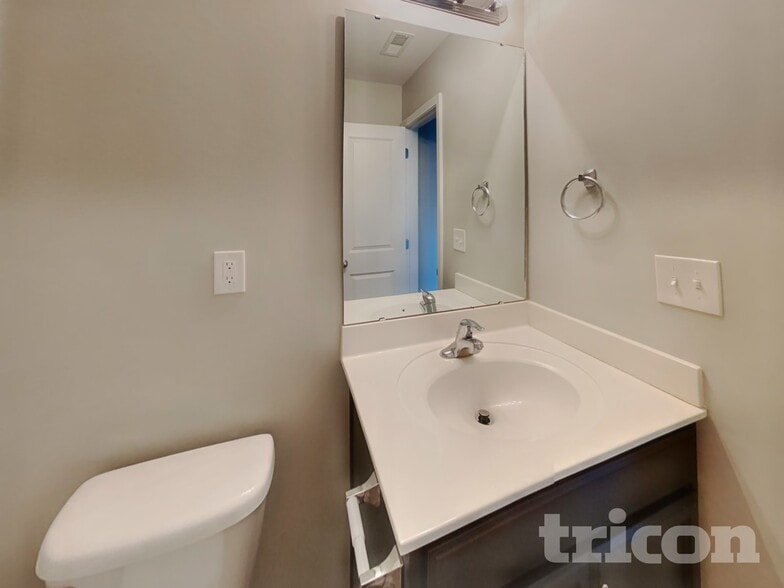 Building Photo - 4439 Oak Pointe Dr