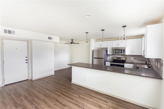 Primary Photo - 4912 Gaston Ave