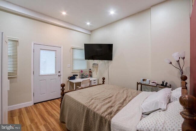 Building Photo - 1122 Passyunk Ave