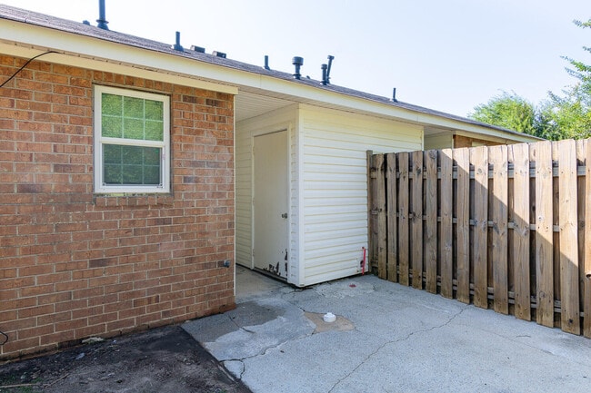 Building Photo - 406 Evans Mill Dr