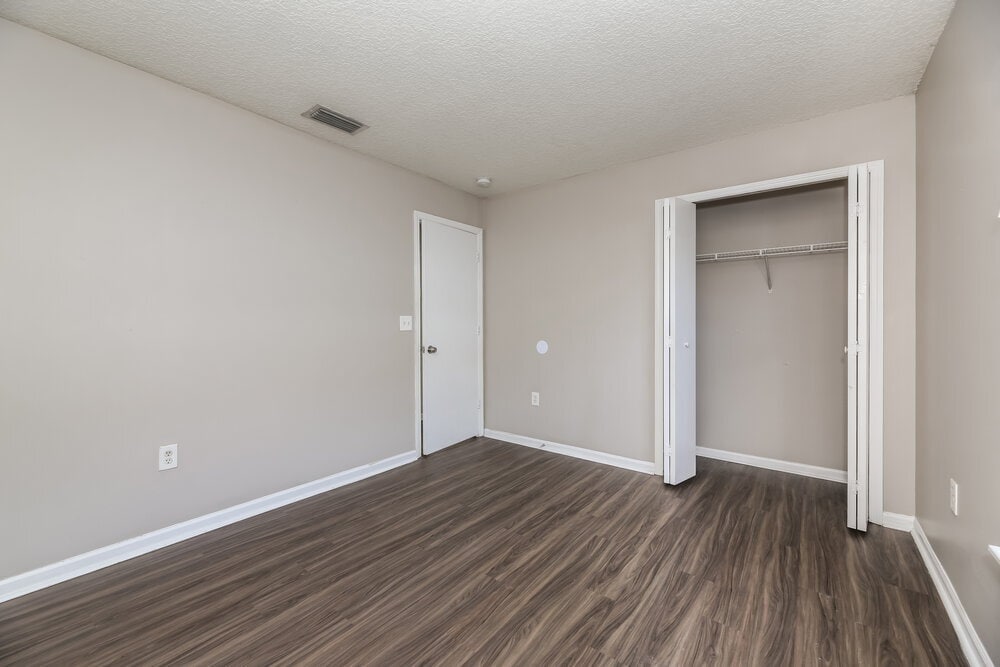 Building Photo - 7899 Cherry Blossom Dr N