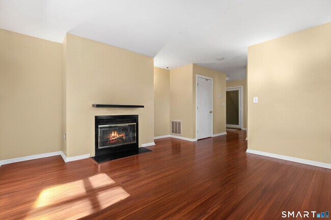 Building Photo - 267 Melba St