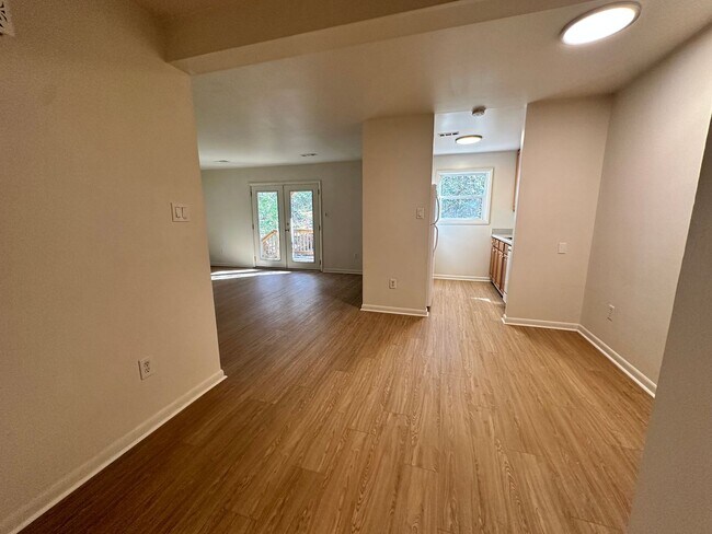 Building Photo - 139 Albemarle Dr