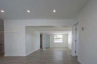 Building Photo - Hope Street, Hollywood, FL 33024 - 4 BR 2 ...