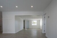 Building Photo - Hope Street, Hollywood, FL 33024 - 4 BR 2 ...