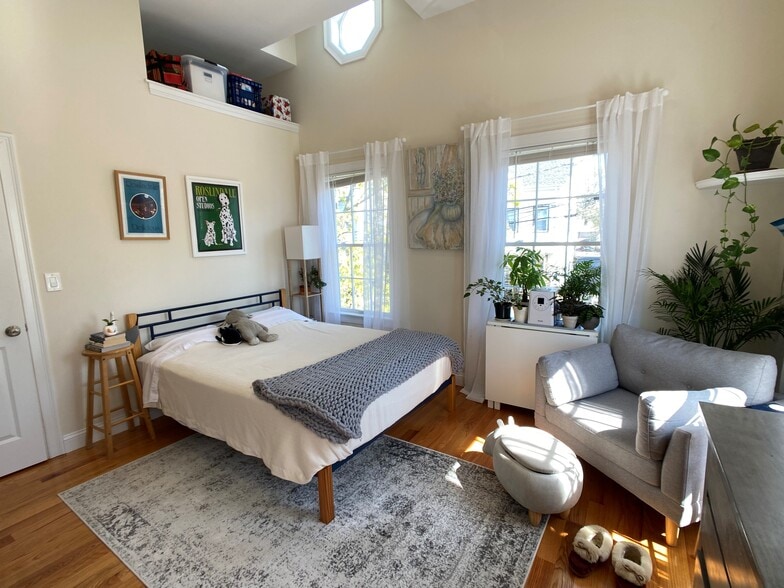 Building Photo - 14 Flint St