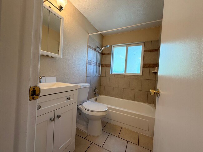 Building Photo - 7080 Alegre Cir