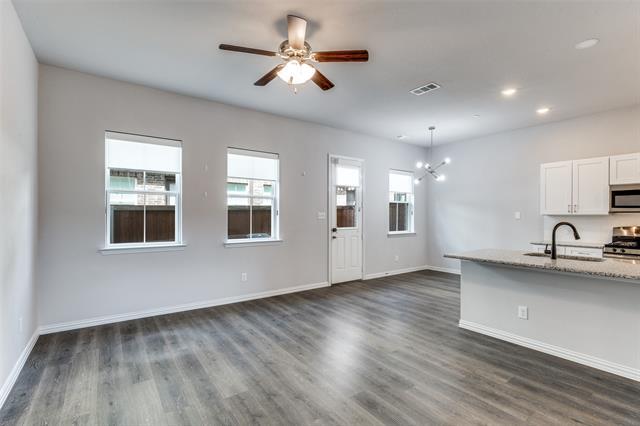 Building Photo - 2415 Acorn Ct.