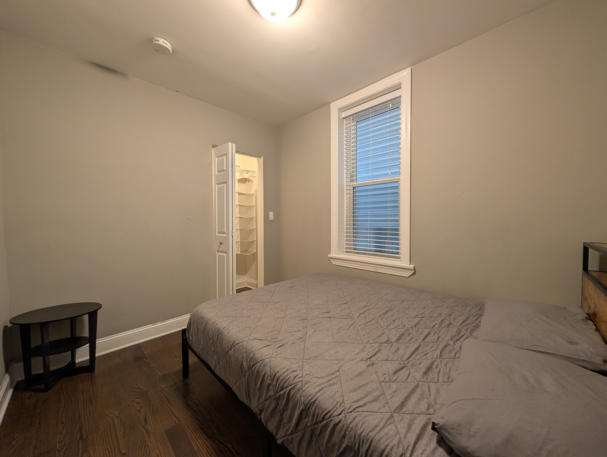 Building Photo - 1911 W Addison St