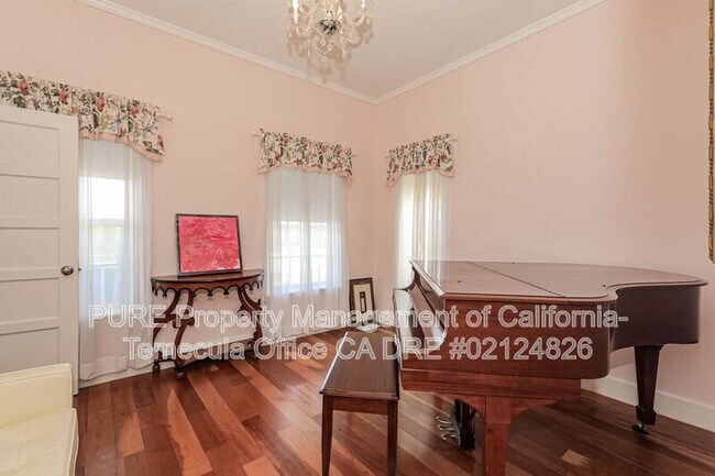Building Photo - 36475 Avenida La Cresta