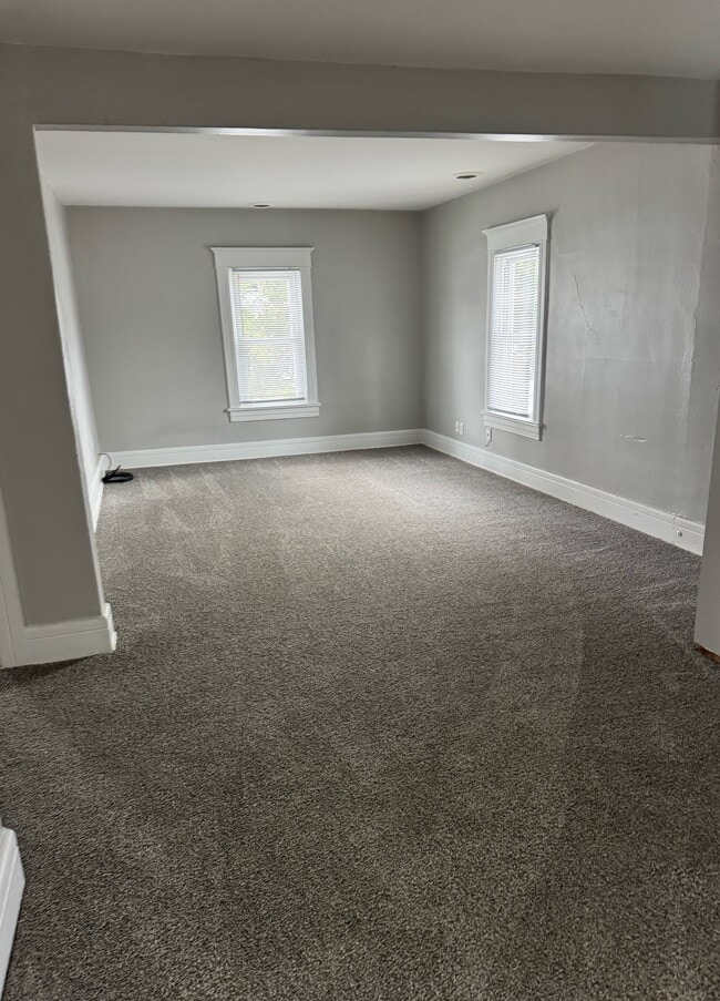 Building Photo - Samaria Roa