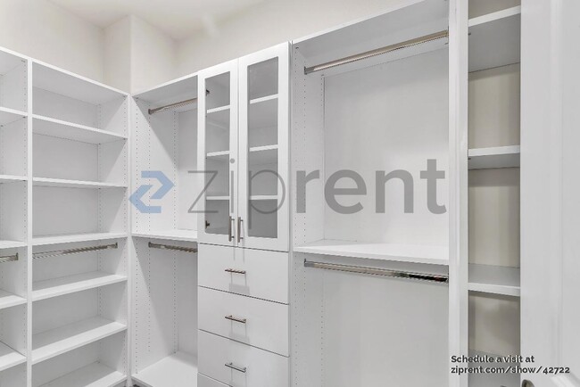 Building Photo - 4086 Kinsale St