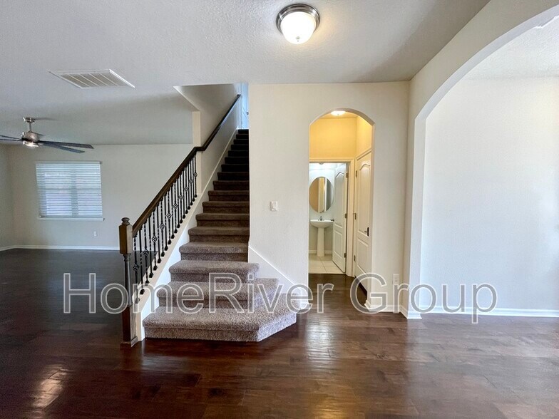 Building Photo - 11310 Leland Groves Dr