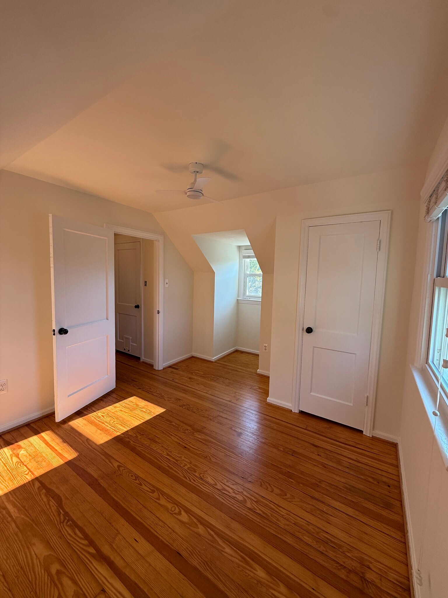 Upstairs BD#1 - 6621 Cavalier Dr