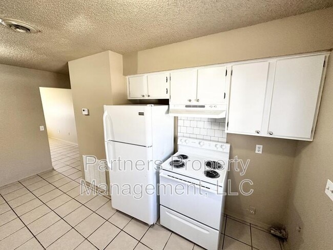 Building Photo - 95 N Pine Ave