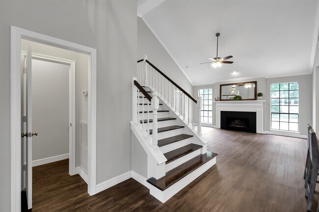 Building Photo - 55 E Amberglow Cir