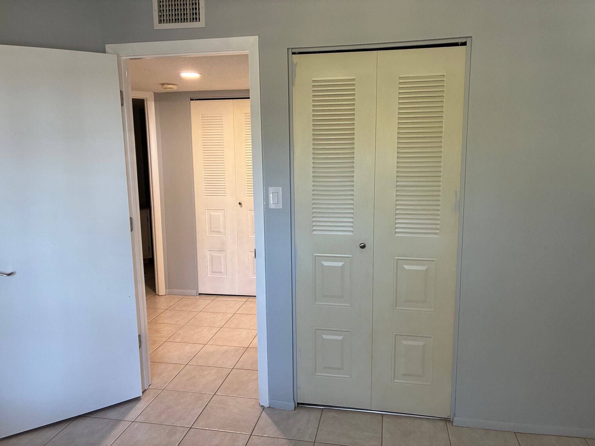 Building Photo - 19505 Quesada Ave