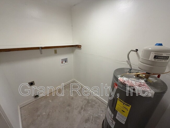Building Photo - 4146 Charles Cir