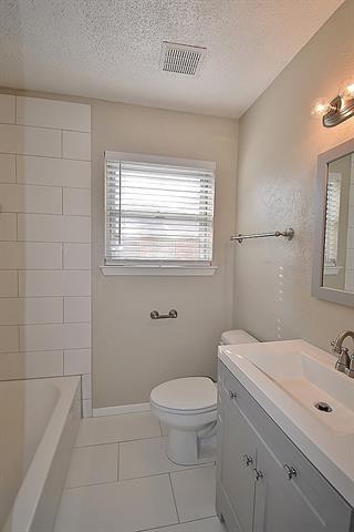 Building Photo - 10232 San Lorenzo Dr