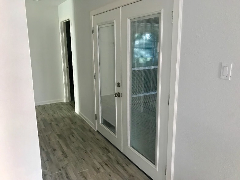 Building Photo - 15918 Red Willow Dr