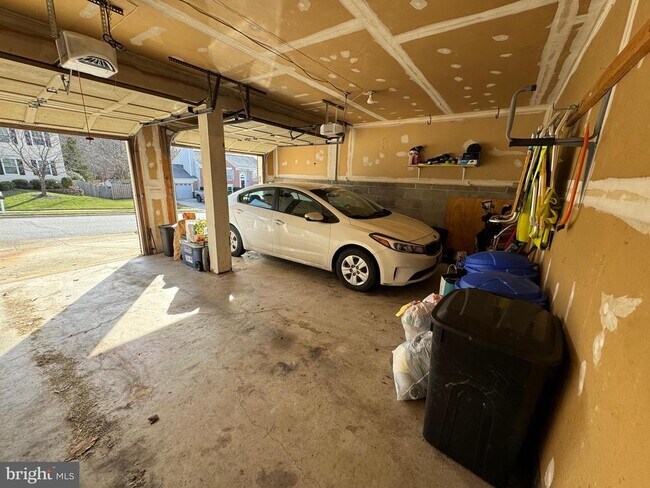 Building Photo - 3132 Laurel View Dr