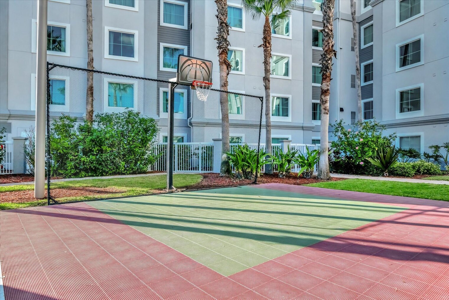 Building Photo - 8303 Palm Pkwy