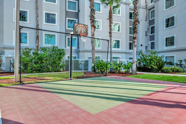 Building Photo - 8303 Palm Pkwy