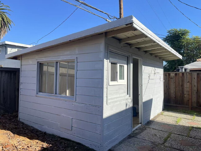 Building Photo - Peaceful 2-Bedroom Duplex with Private Yard & Bonus Studio Shed (San Jose)