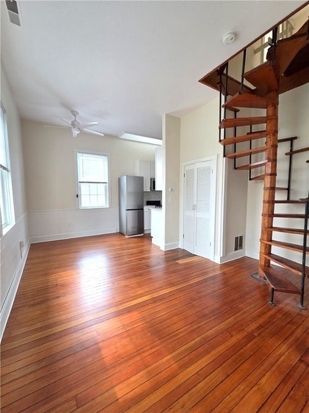 Building Photo - 32 Farewell St