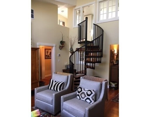 Building Photo - 92 Mount Vernon St