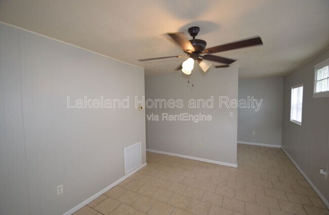 Building Photo - 1213 W Patterson St