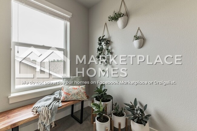 Building Photo - 8122 River Run Dr