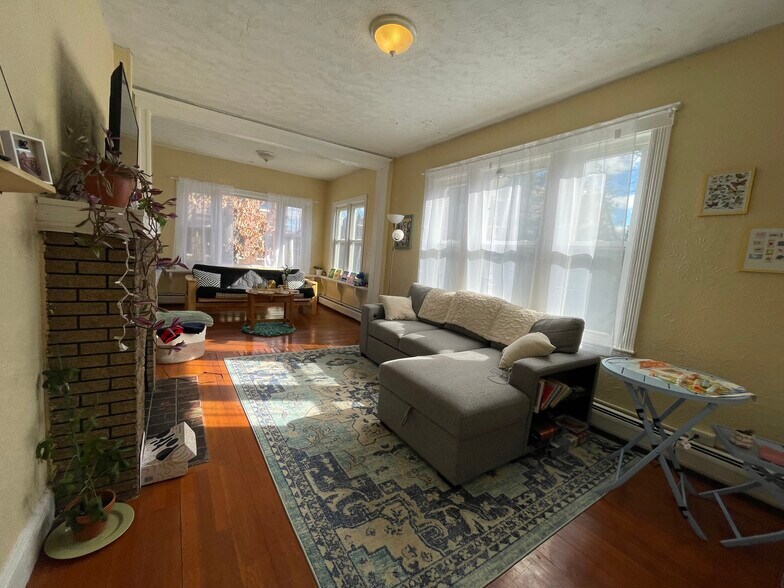 Building Photo - 165 Chiswick Rd