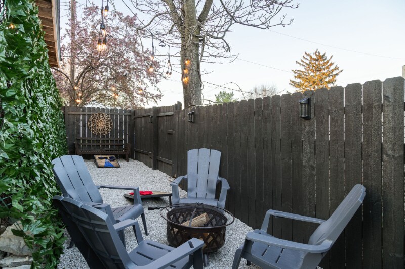 Building Photo - 1027 W 6th Ave