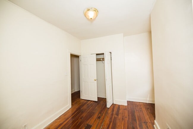 Building Photo - Charles Village 3bd/1.5ba Rowhome w/ W/D & A/C! --Available 8/14