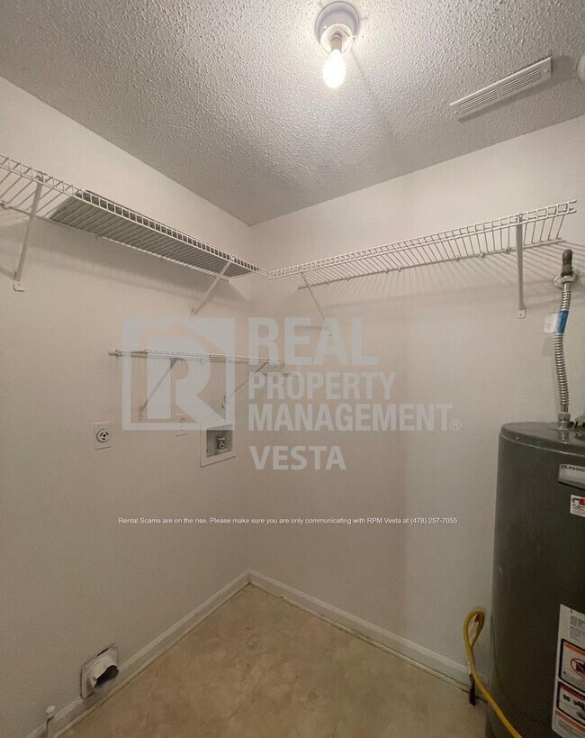 Building Photo - 531 Bristle Cone Dr