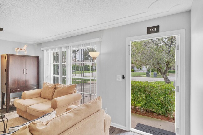 Building Photo - 1350 Riverside Cir