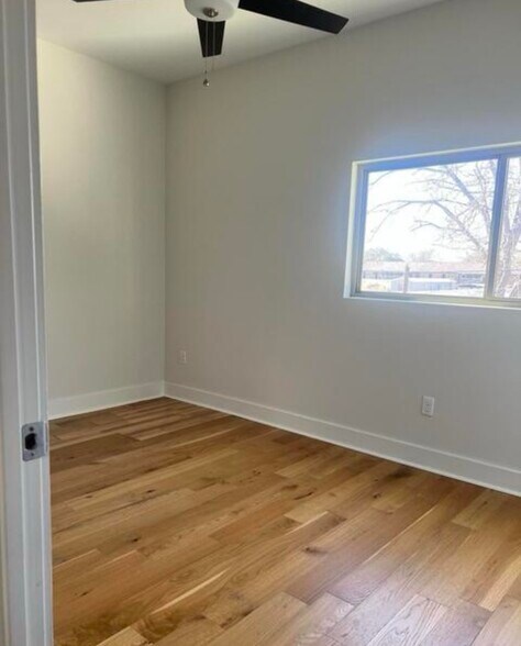 Building Photo - 212 Highland Oaks Ln