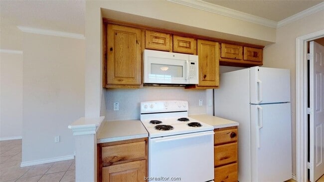 Building Photo - 2318 Cornell Dr