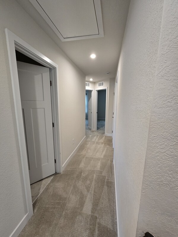 Building Photo - 1609 Whistling Rd