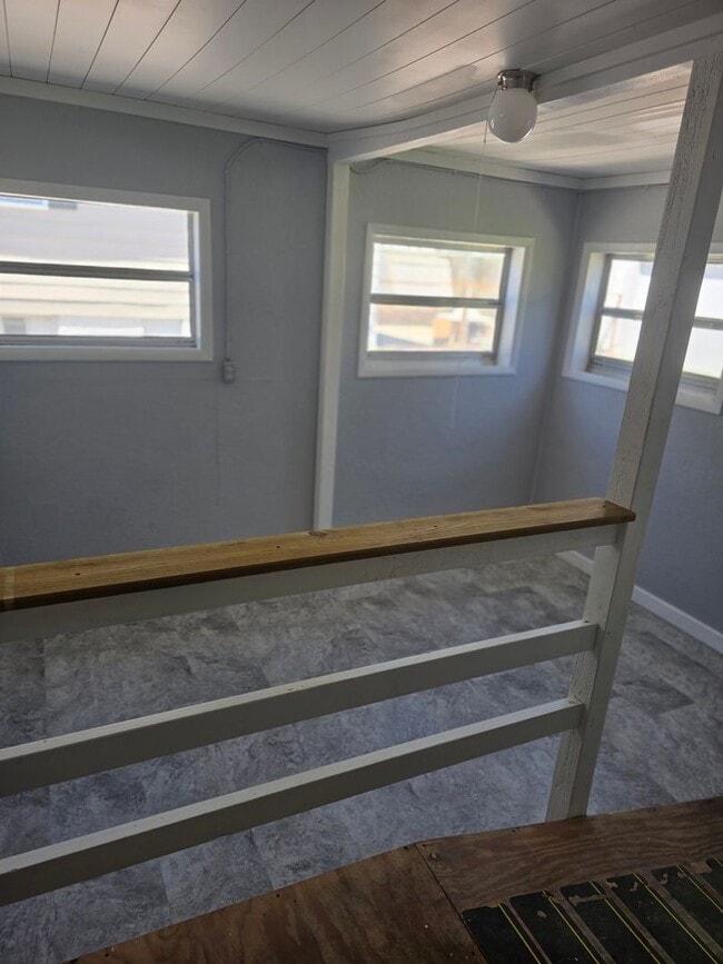 Building Photo - 705 Taylor St