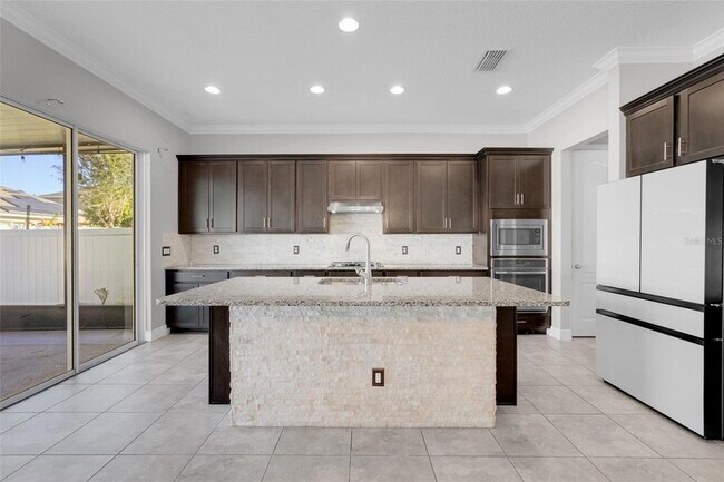 Building Photo - 959 Maypole Dr