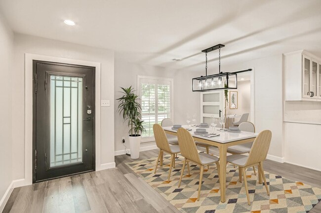 Building Photo - Charming Prestonwood home with peaceful backyard oasis