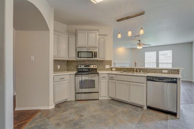 Building Photo - 4717 Hidden Pond Dr