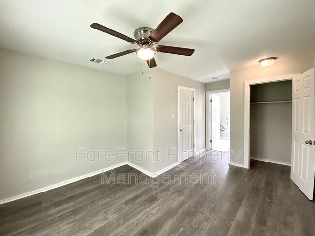 Building Photo - 1445 Delgado St