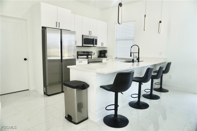 Building Photo - 2608 25th St W