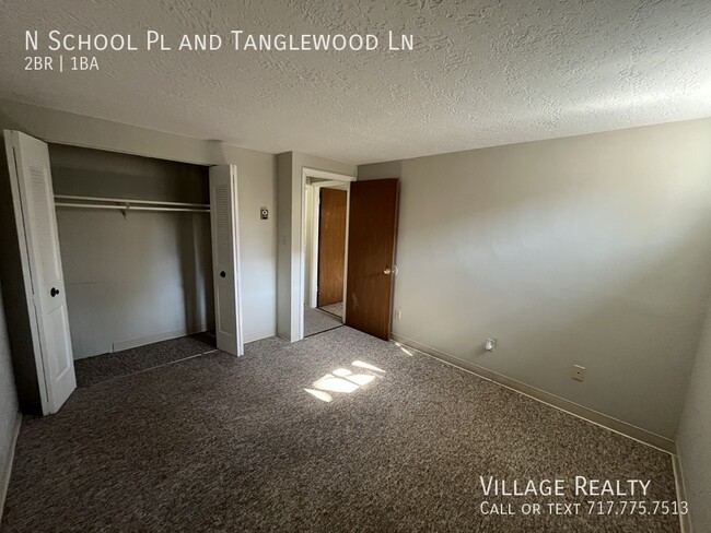 Building Photo - No Steps! Roomy 2-Bed with A/C & Off-Stree...